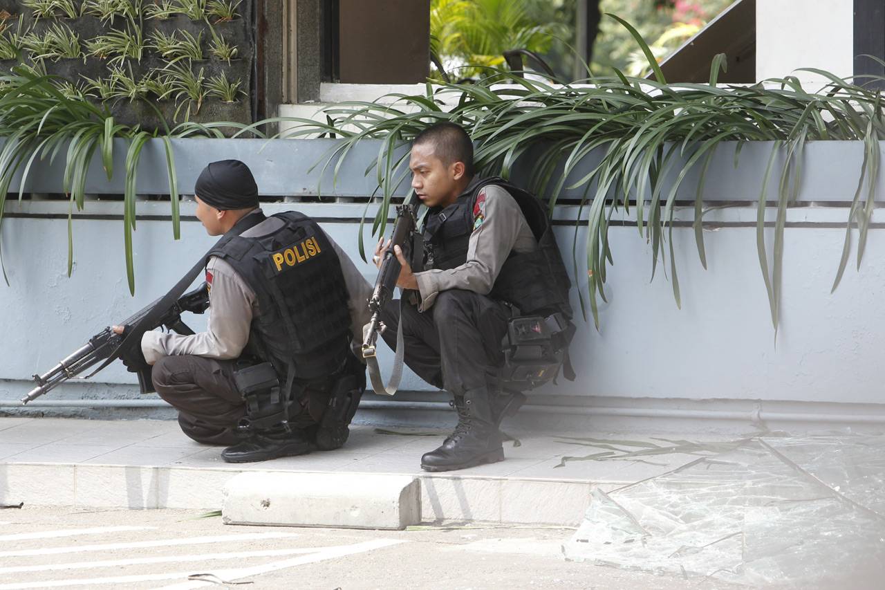 Aksi Baku Tembak di...