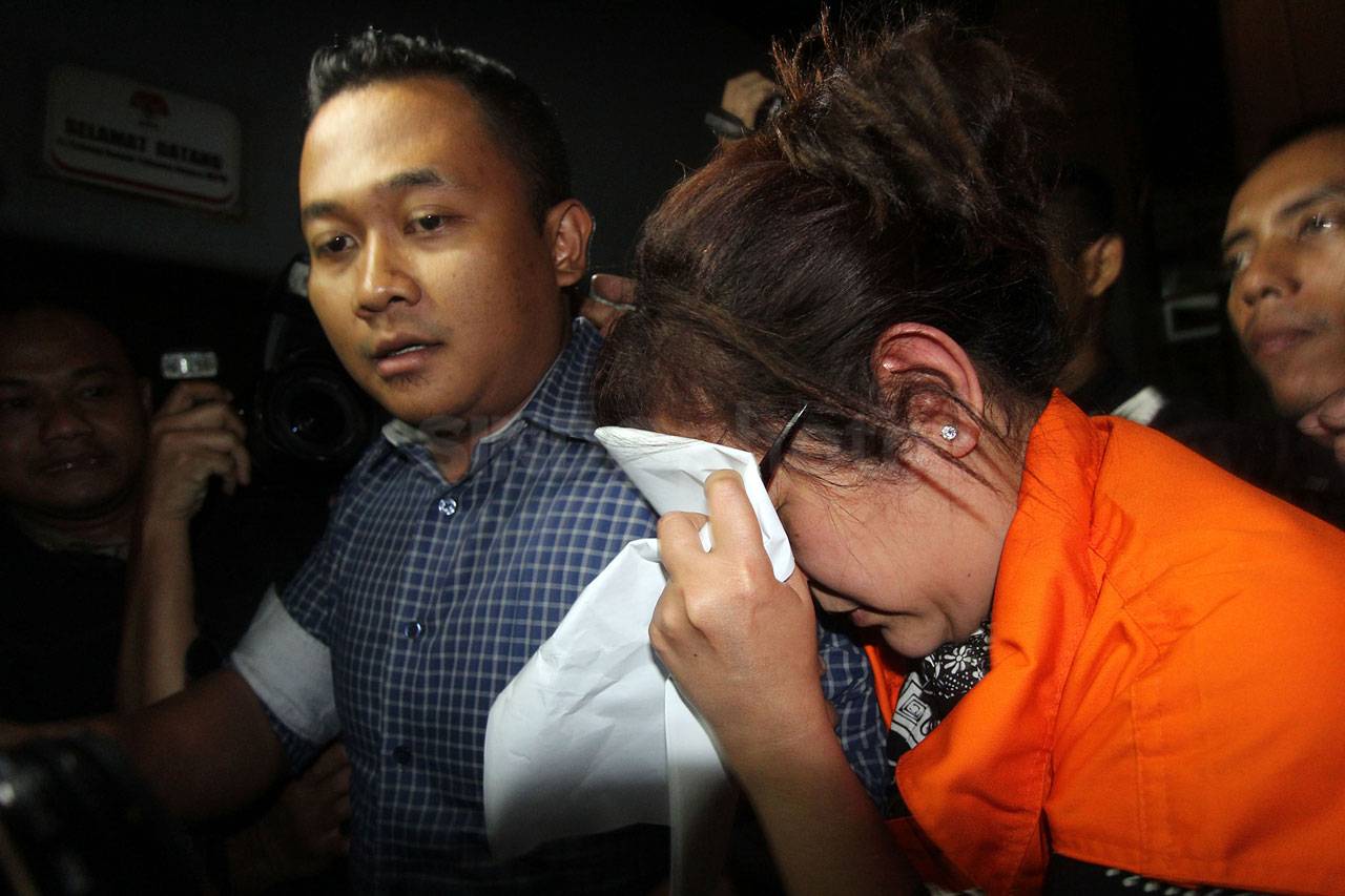KPK Tahan Rekan Damayanti...