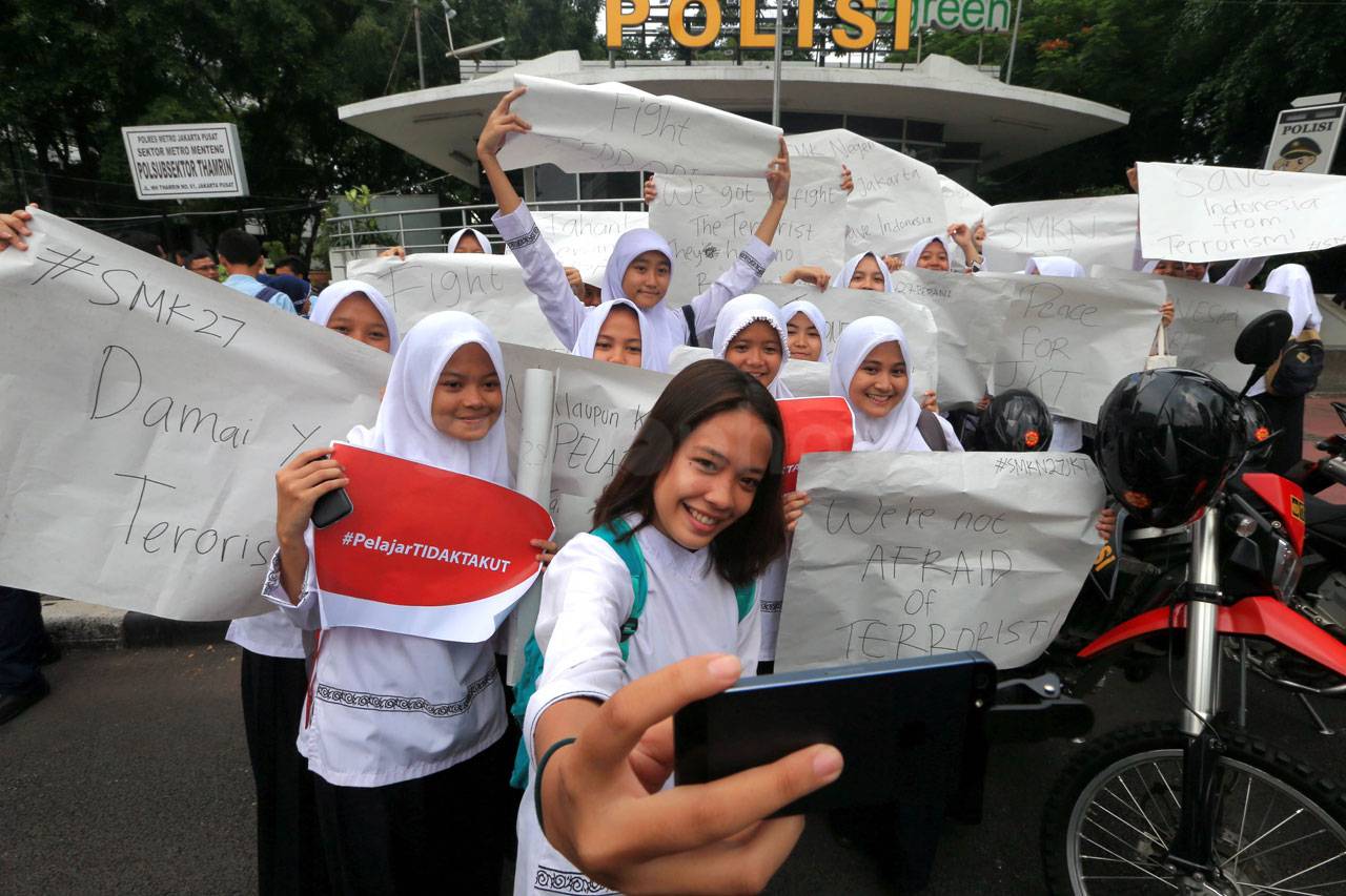 Aksi Pelajar Tidak Takut...