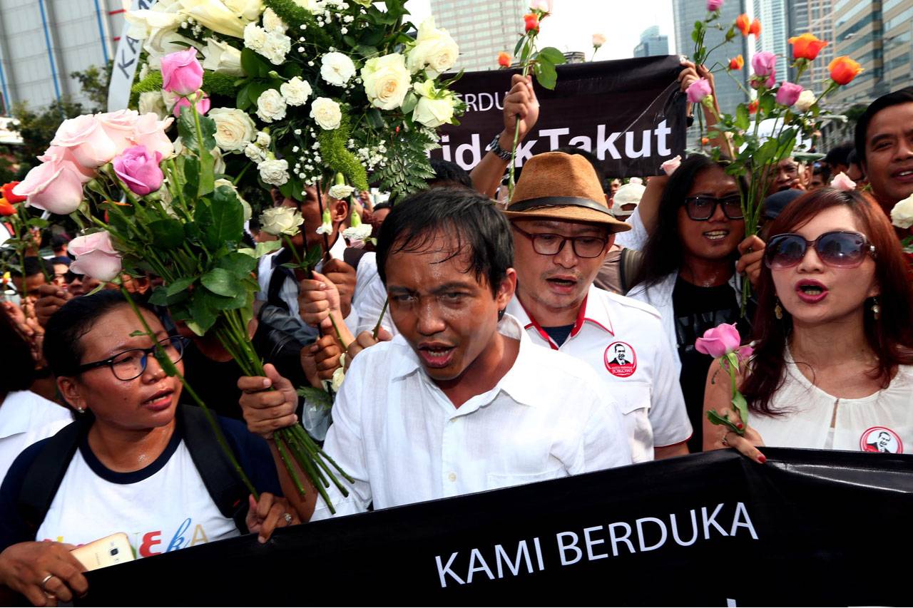 Warga Jakarta Bersatu...