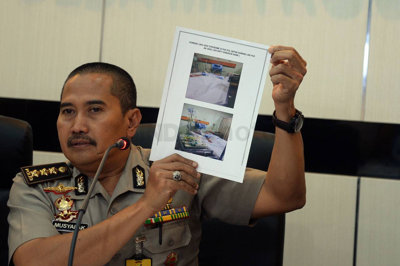 Polisi Tunjukkan Foto...
