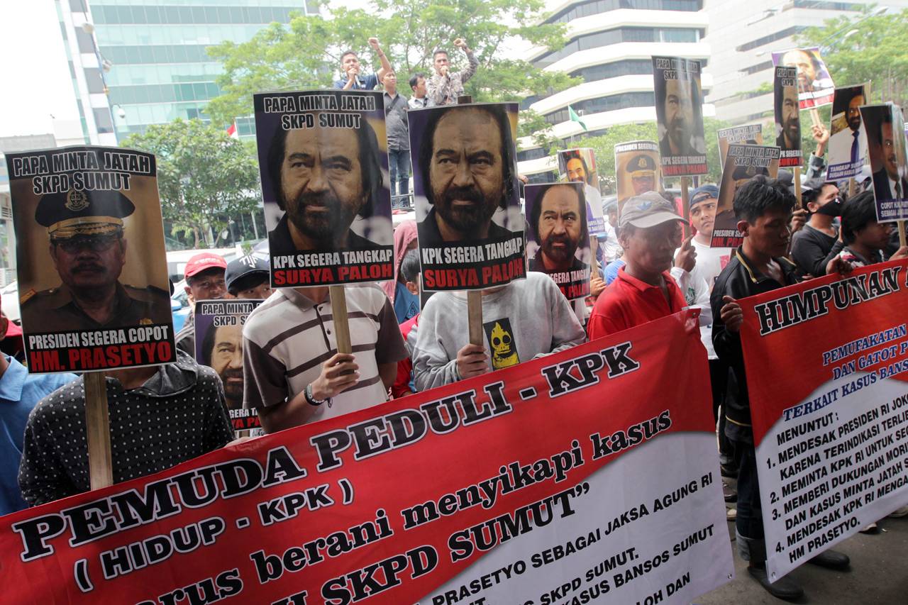 Bawa Karangan Bunga,...