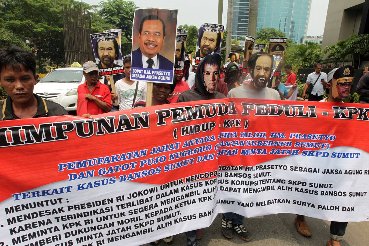 Bawa Karangan Bunga,...