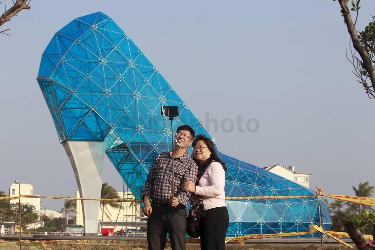 Gereja Unik Berbentuk...
