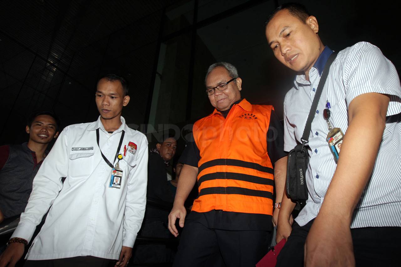 KPK Periksa Anggota...