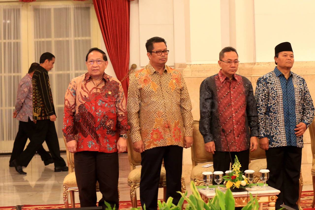 Tingkatkan Komunikasi...
