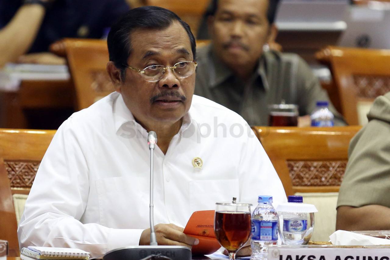 Komisi III Gelar Rapat...