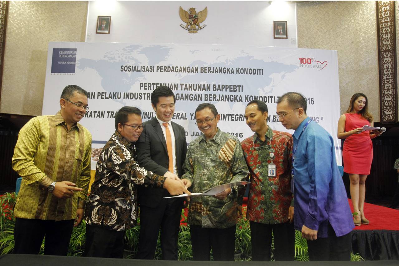 Bappebti Gelar Sosialisasi...
