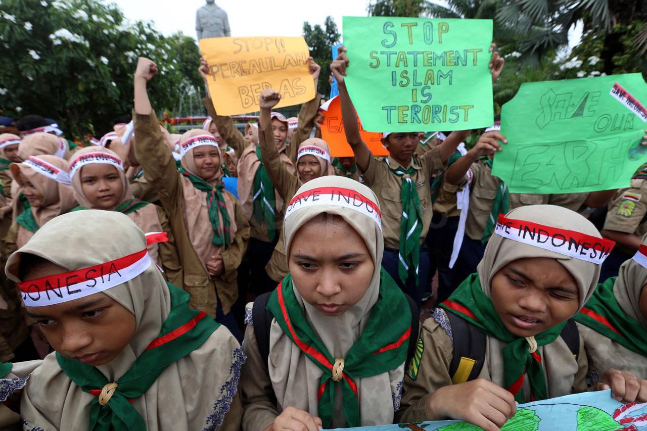 Pelajar di Surabaya...