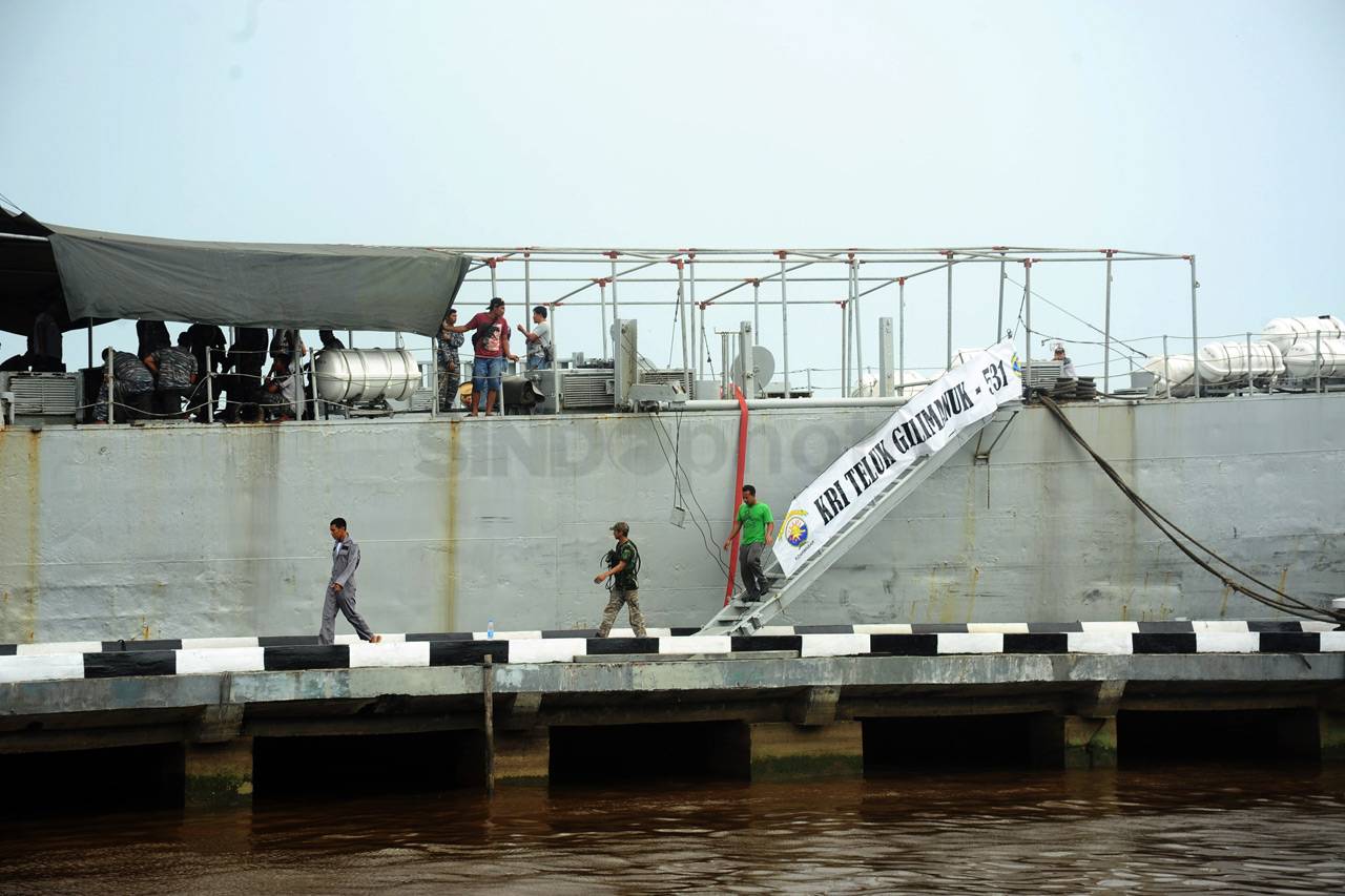 Tiga Kapal Perang Evakuasi...
