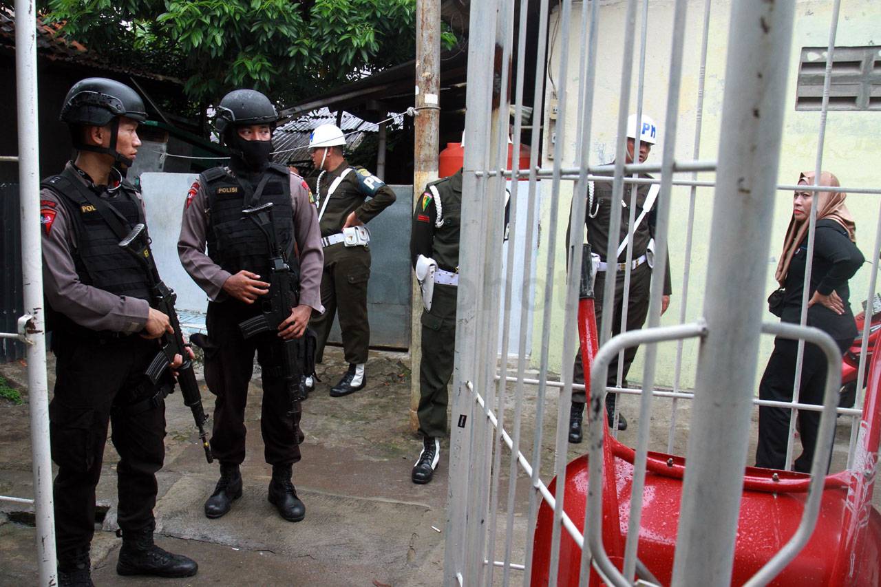 Polisi dan TNI Gelar...