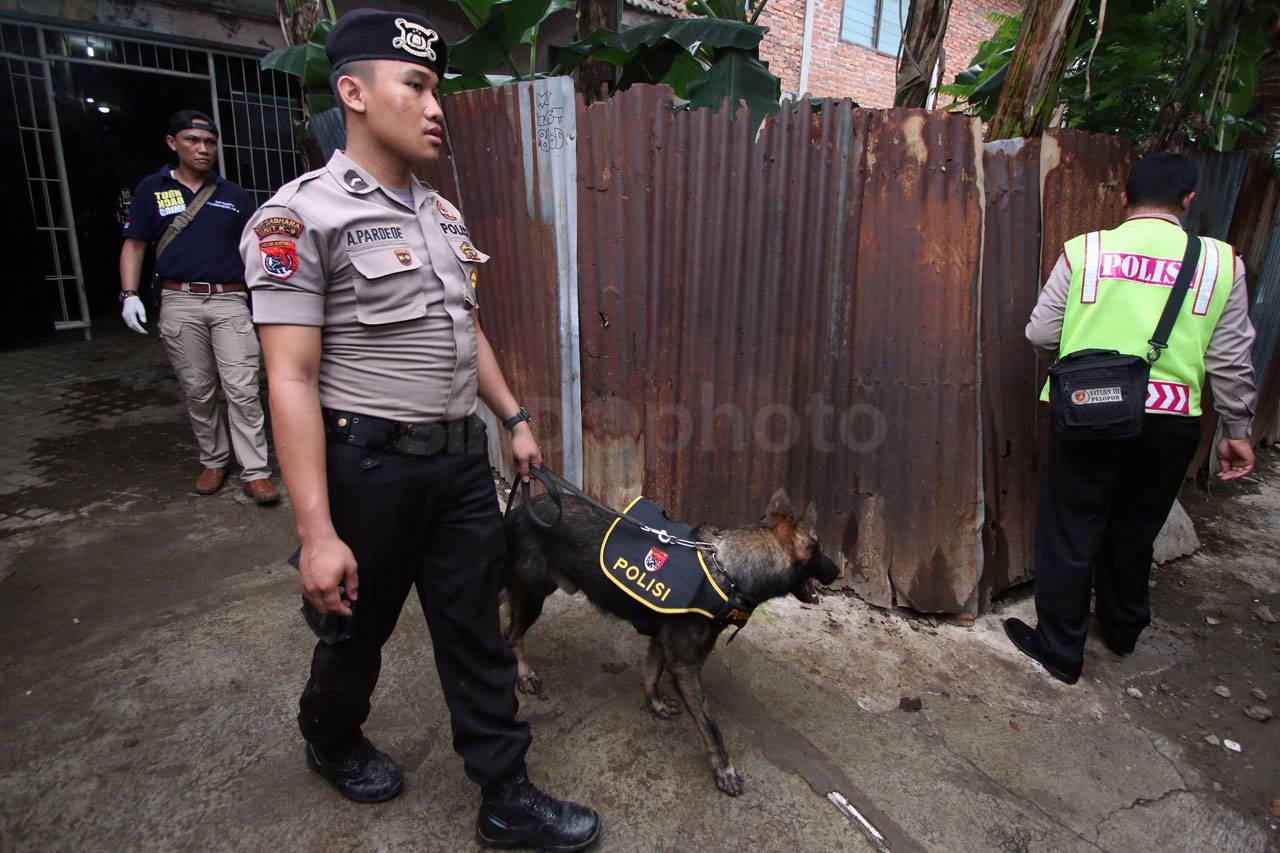 Polisi dan TNI Gelar...