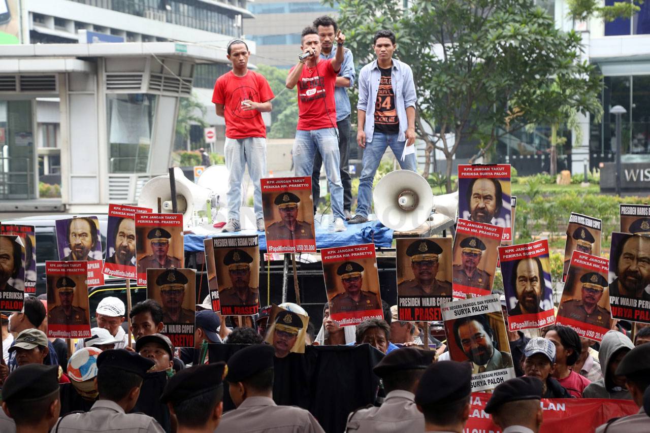 Geram Peradilan Minta...