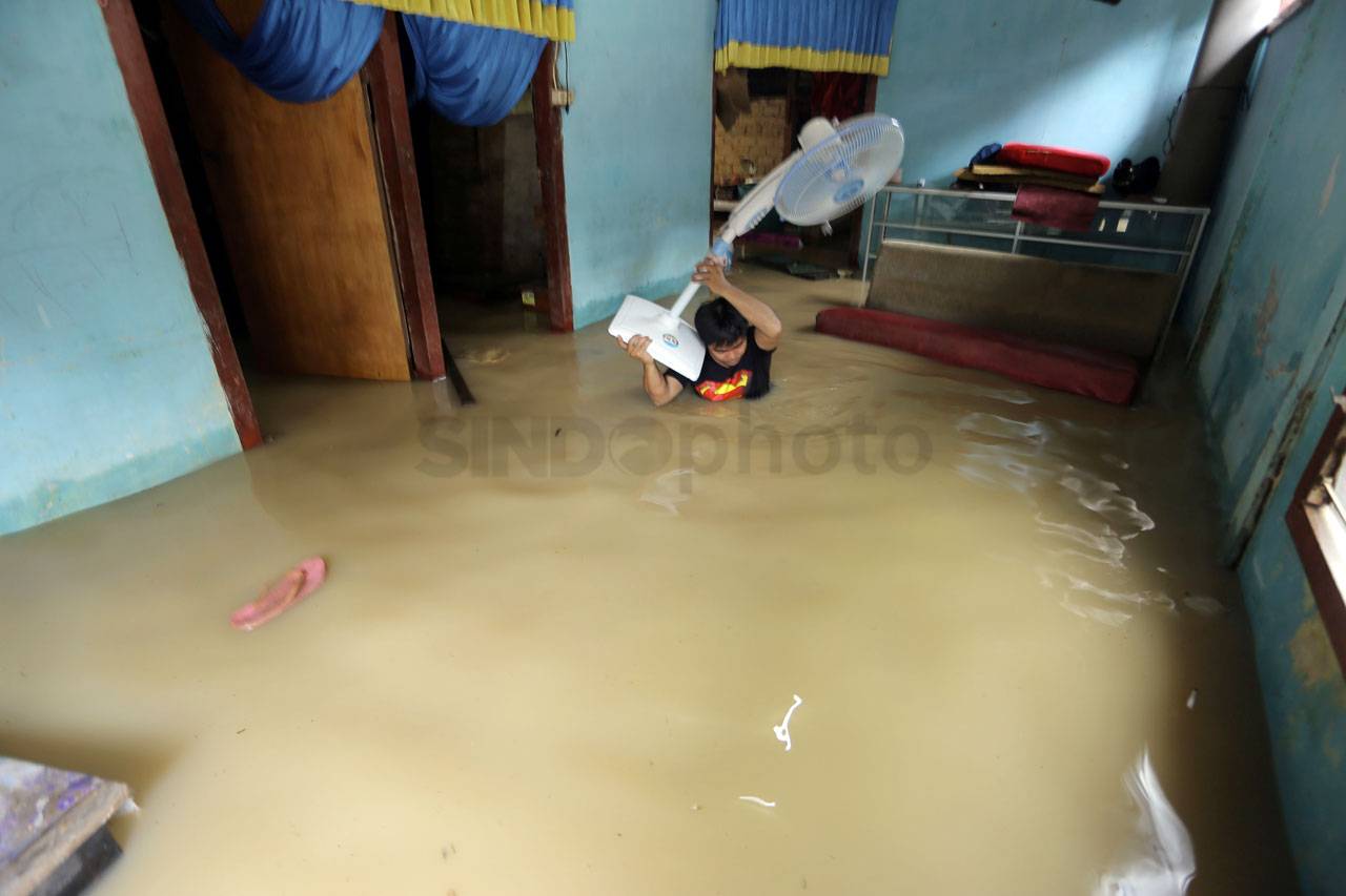Curah Hujan Tinggi,...