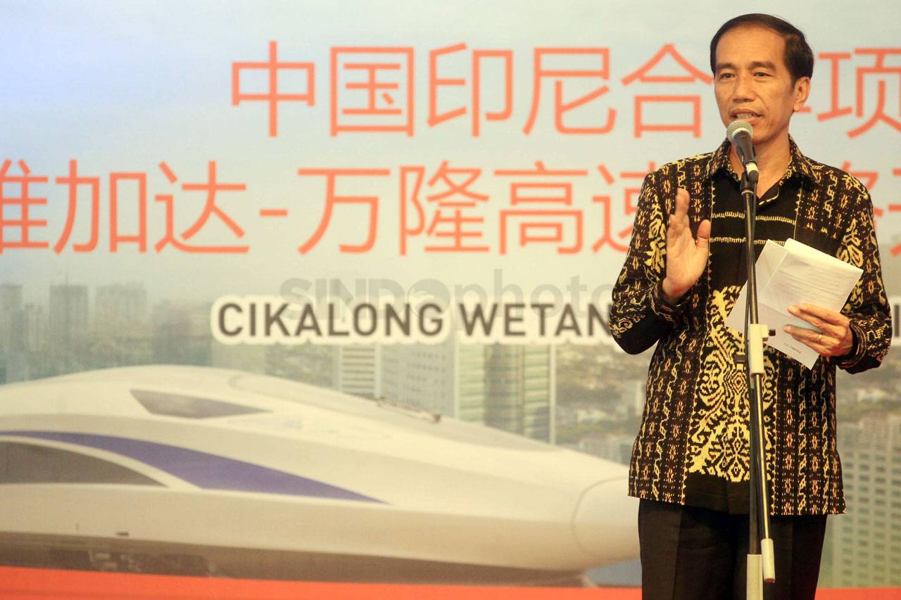 Presiden Jokowi Resmikan...