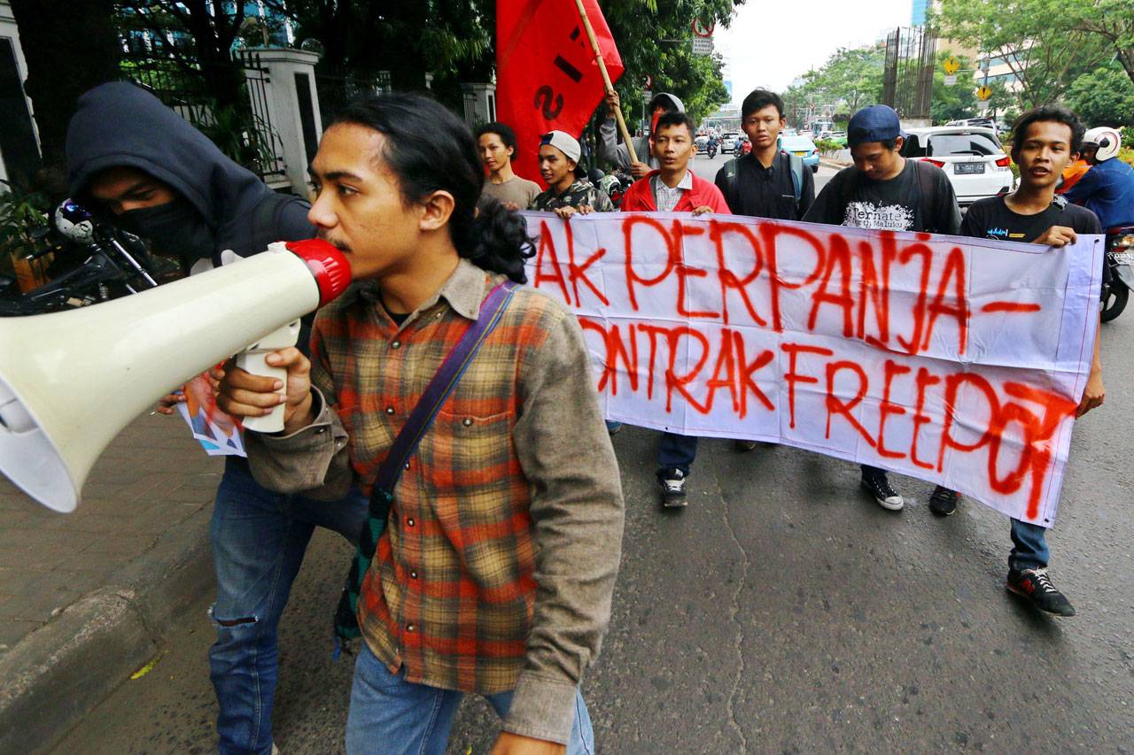 Mahasiswa Tolak Perpanjangan...