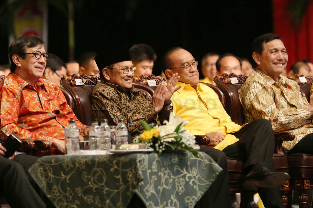 Mantan Presiden Habibie...