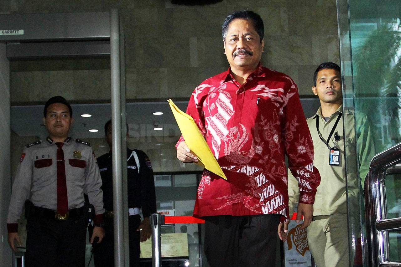 KPK Periksa Anggota...