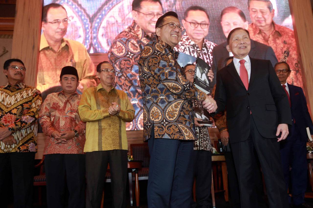 Jatuh Bangun Mochtar...