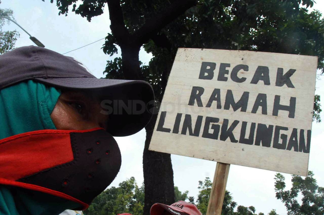 Ratusan Tukang Becak...