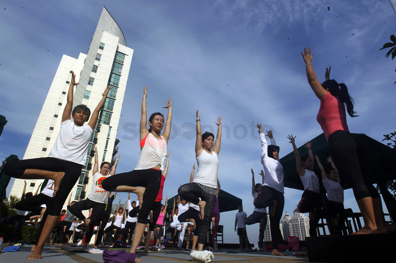 Senayan City Yoga Bersama...