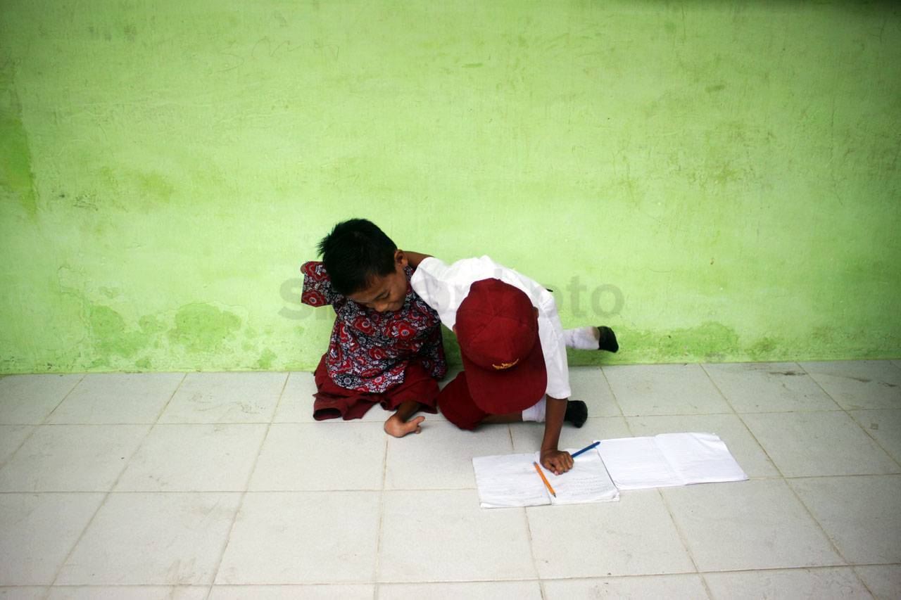 Menuntut Ilmu dalam...
