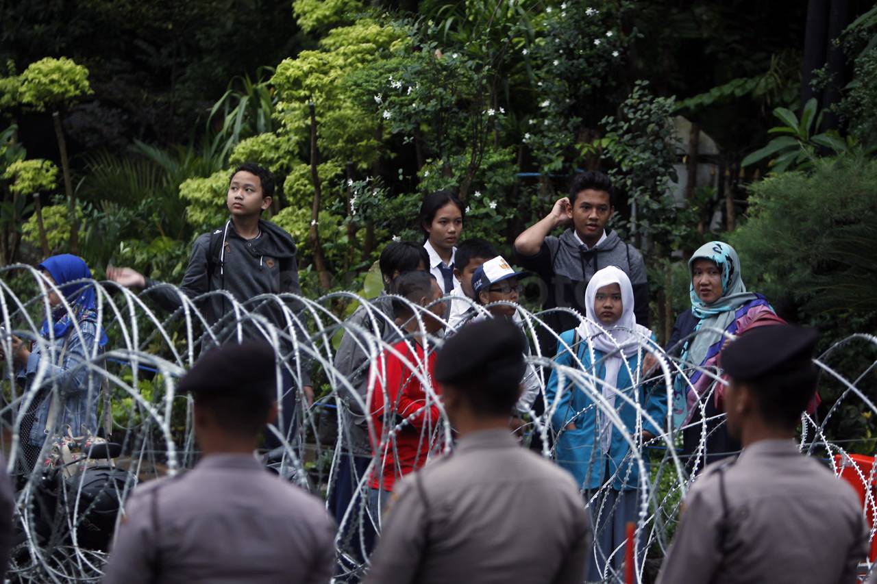 Jelang Sidang Ahok,...