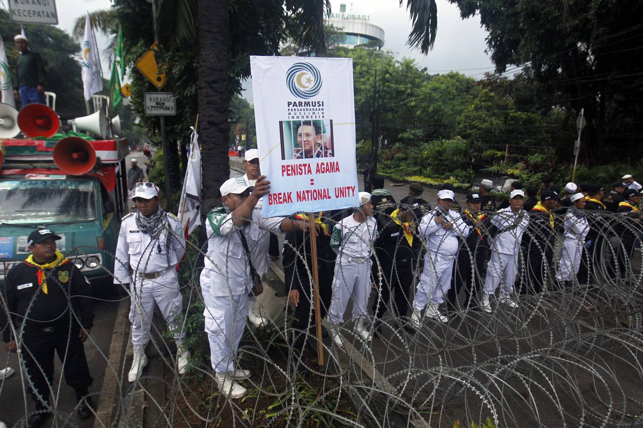 Jelang Sidang Ahok,...