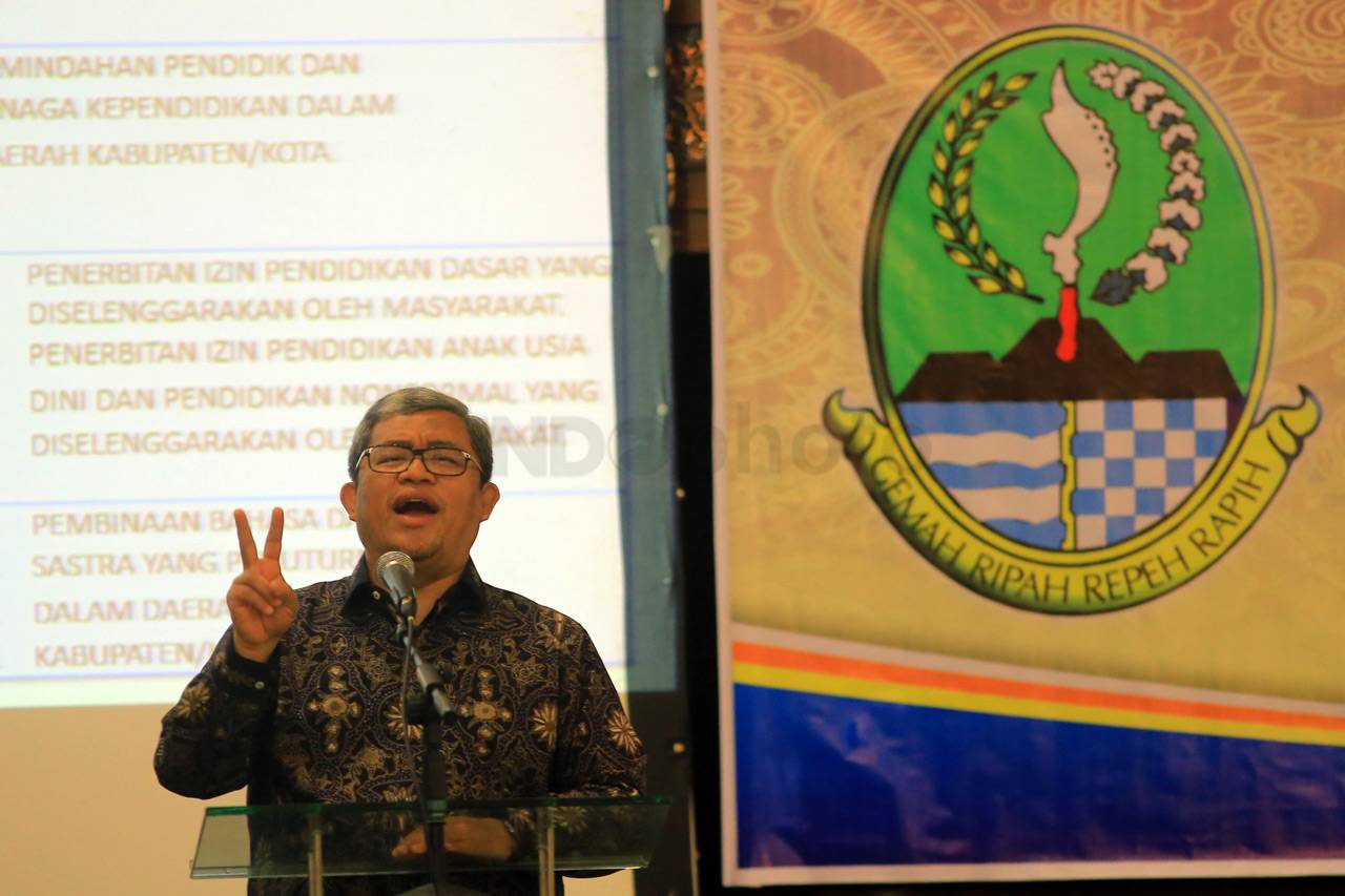 Penyerahan Alih Kelola...