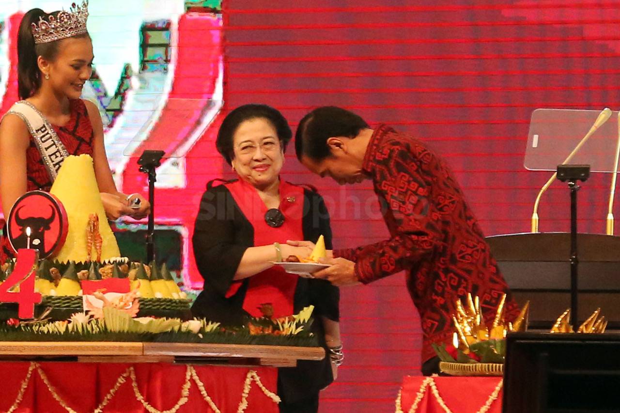 Presiden Jokowi Hadiri...