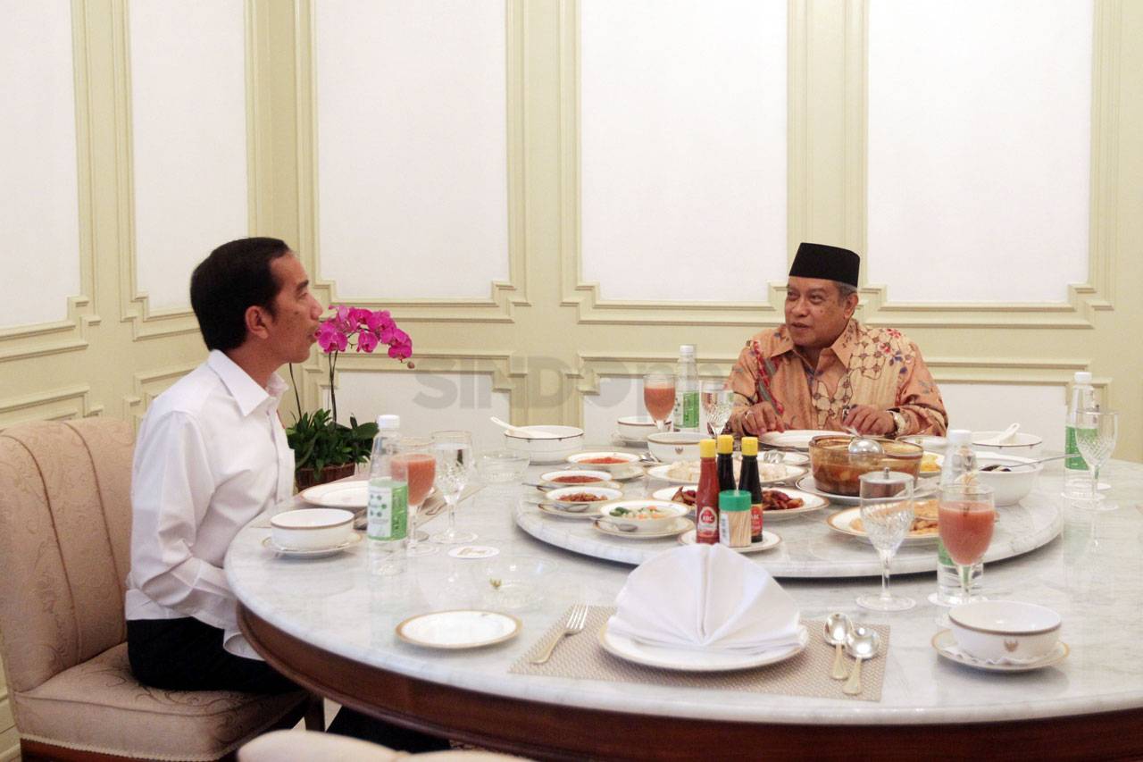 Presiden Jokowi dan...