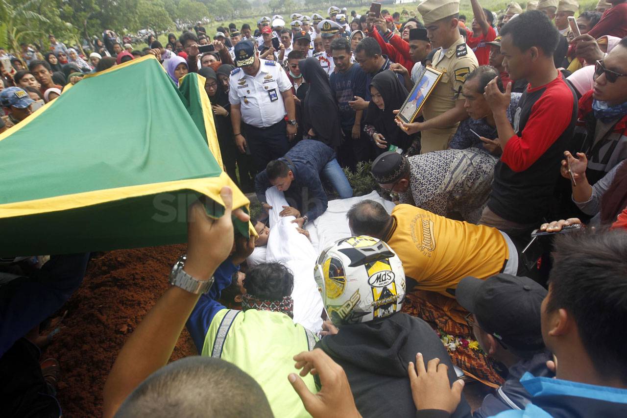 Jenazah Amirulloh Adityas...