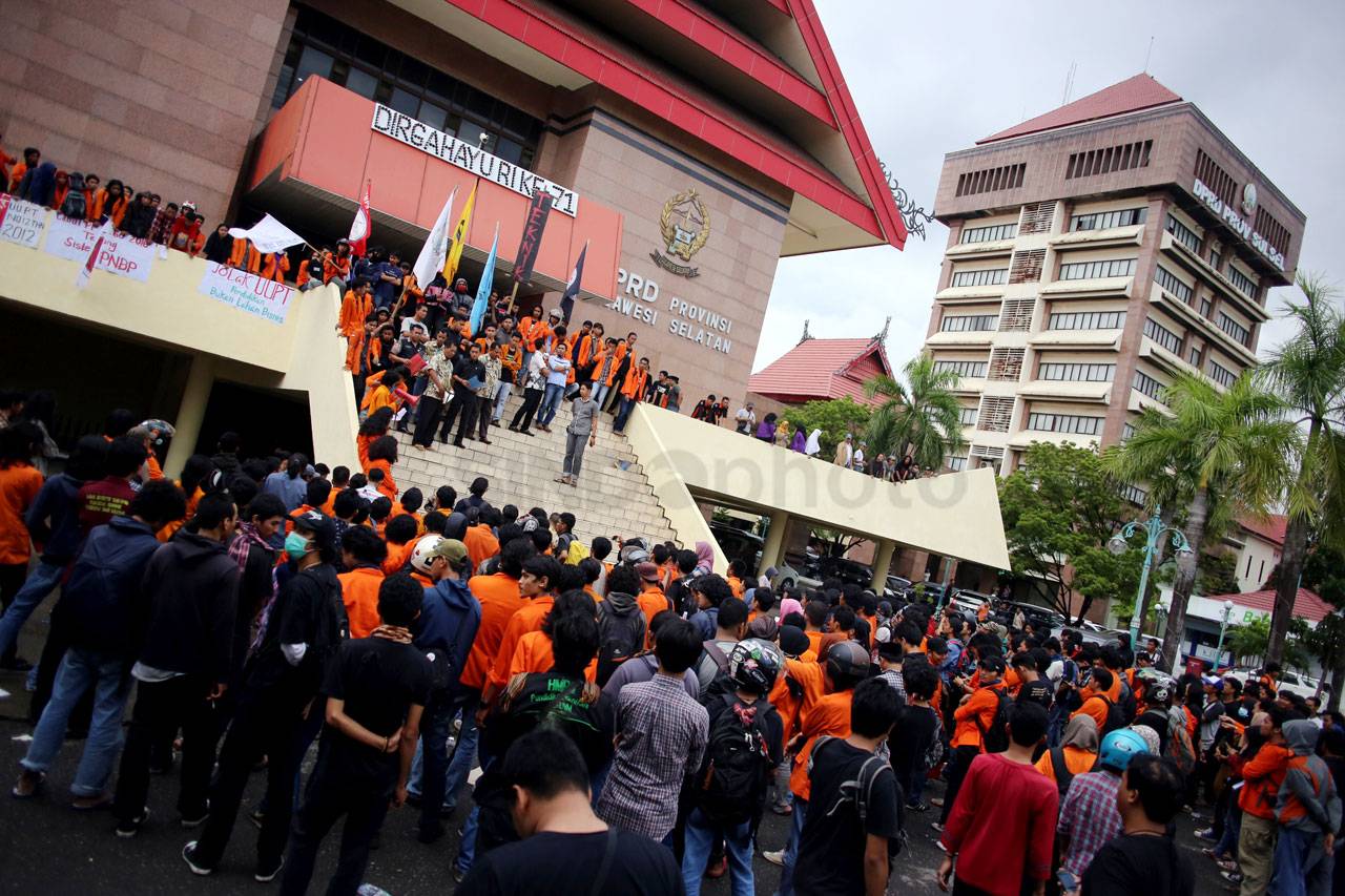 Mahasiswa di Makassar...