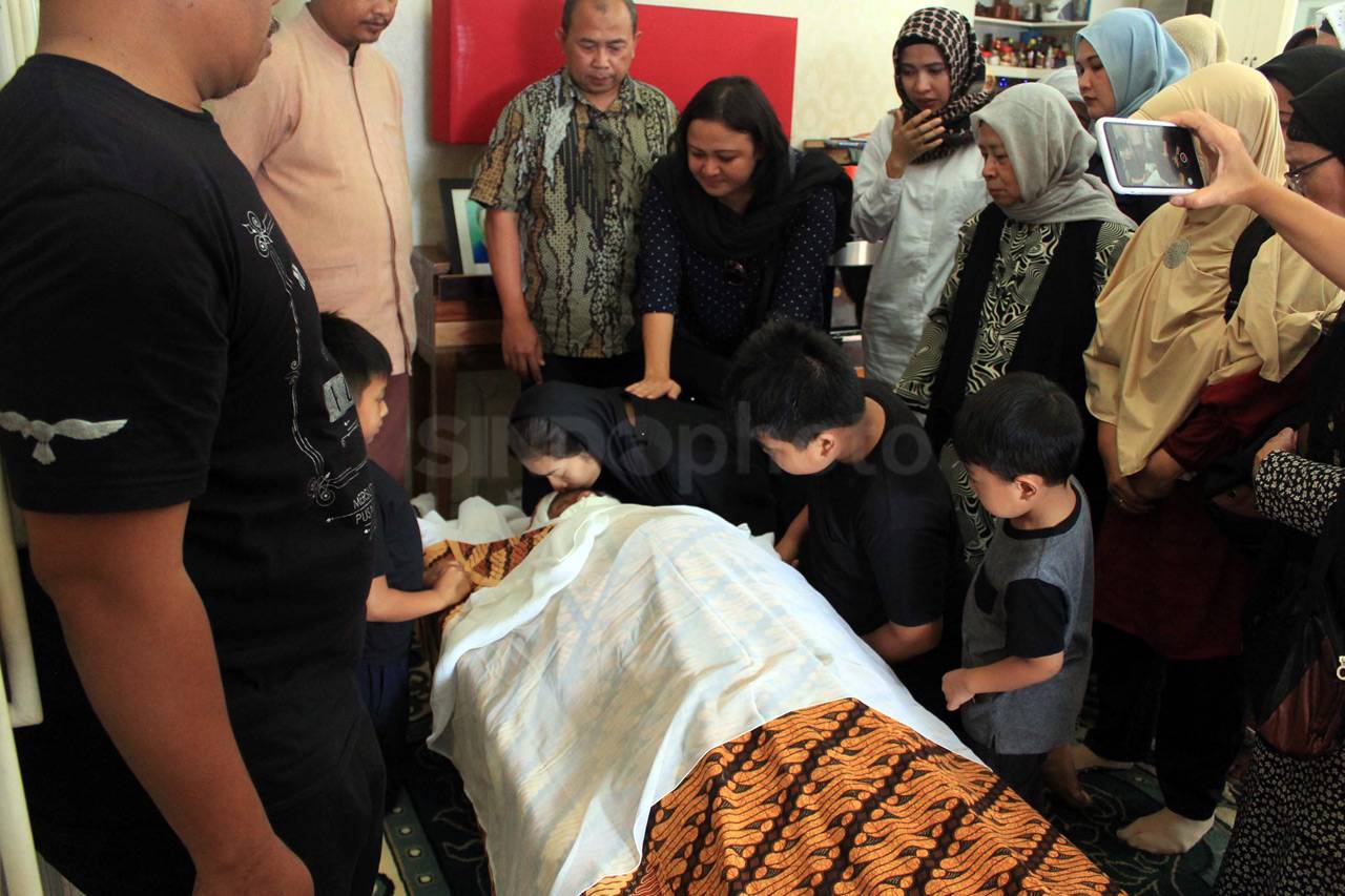 Keluarga dan Pelayat...