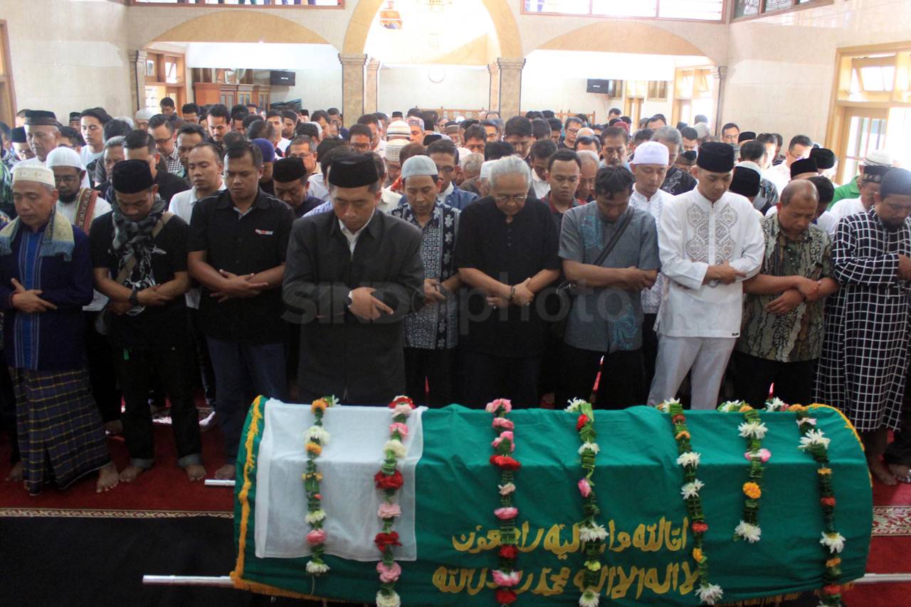 Keluarga dan Pelayat...