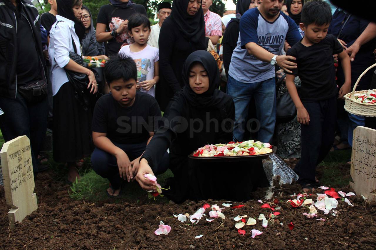 Keluarga dan Pelayat...