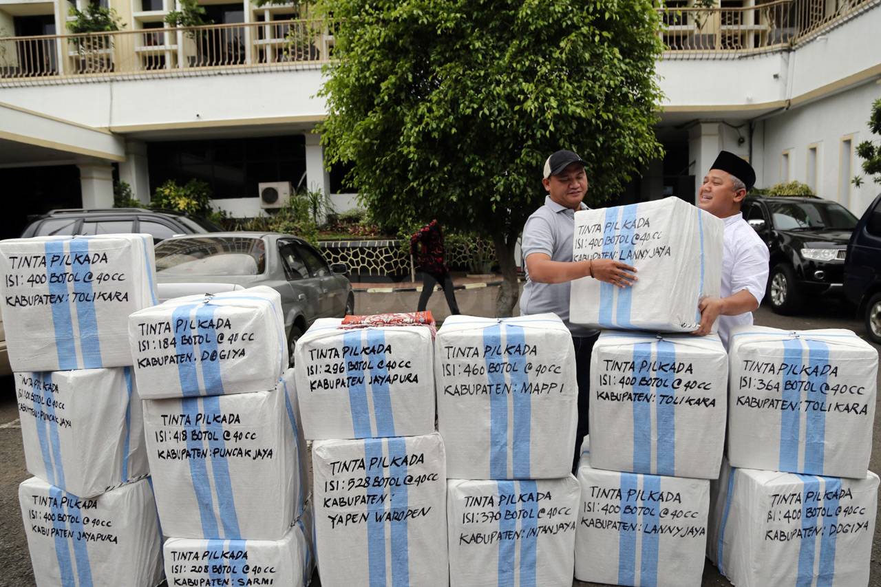 KPU Mulai Distribusikan...