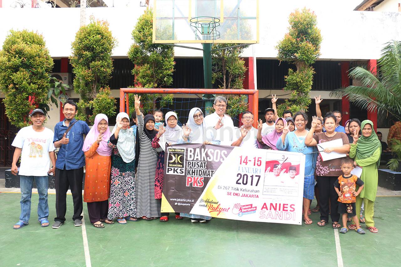 PKS Gelar Baksos Anies-Sandi