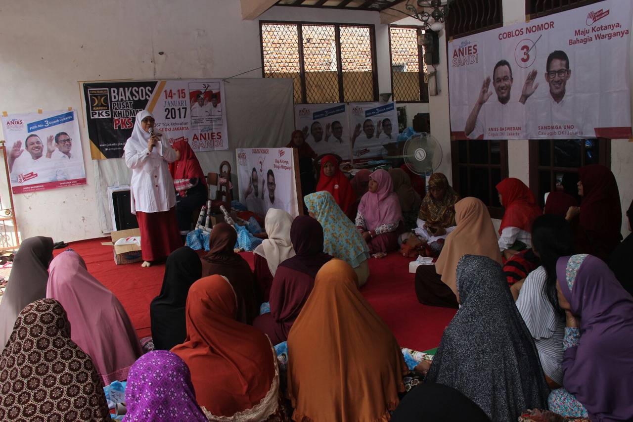 PKS Gelar Baksos Anies-Sandi