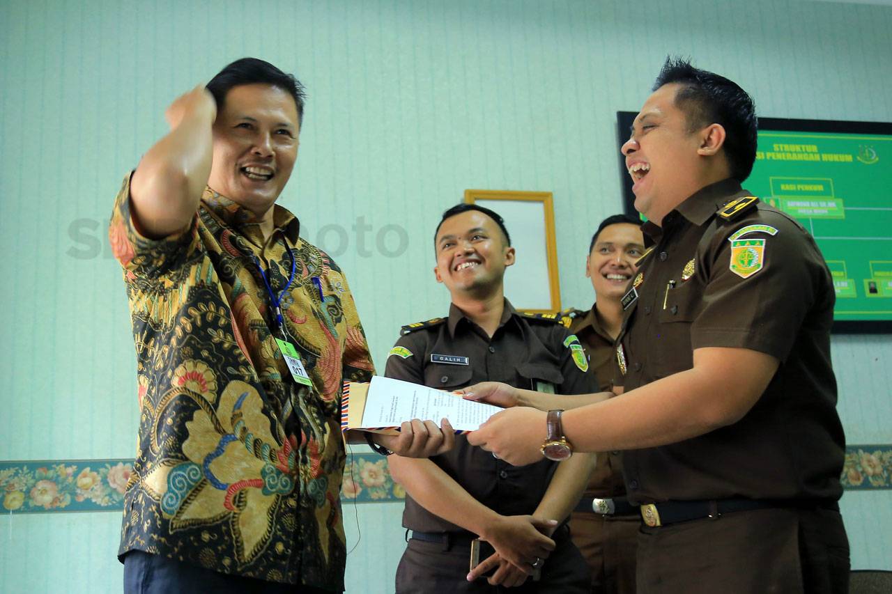 Ade Irawan Laporkan...