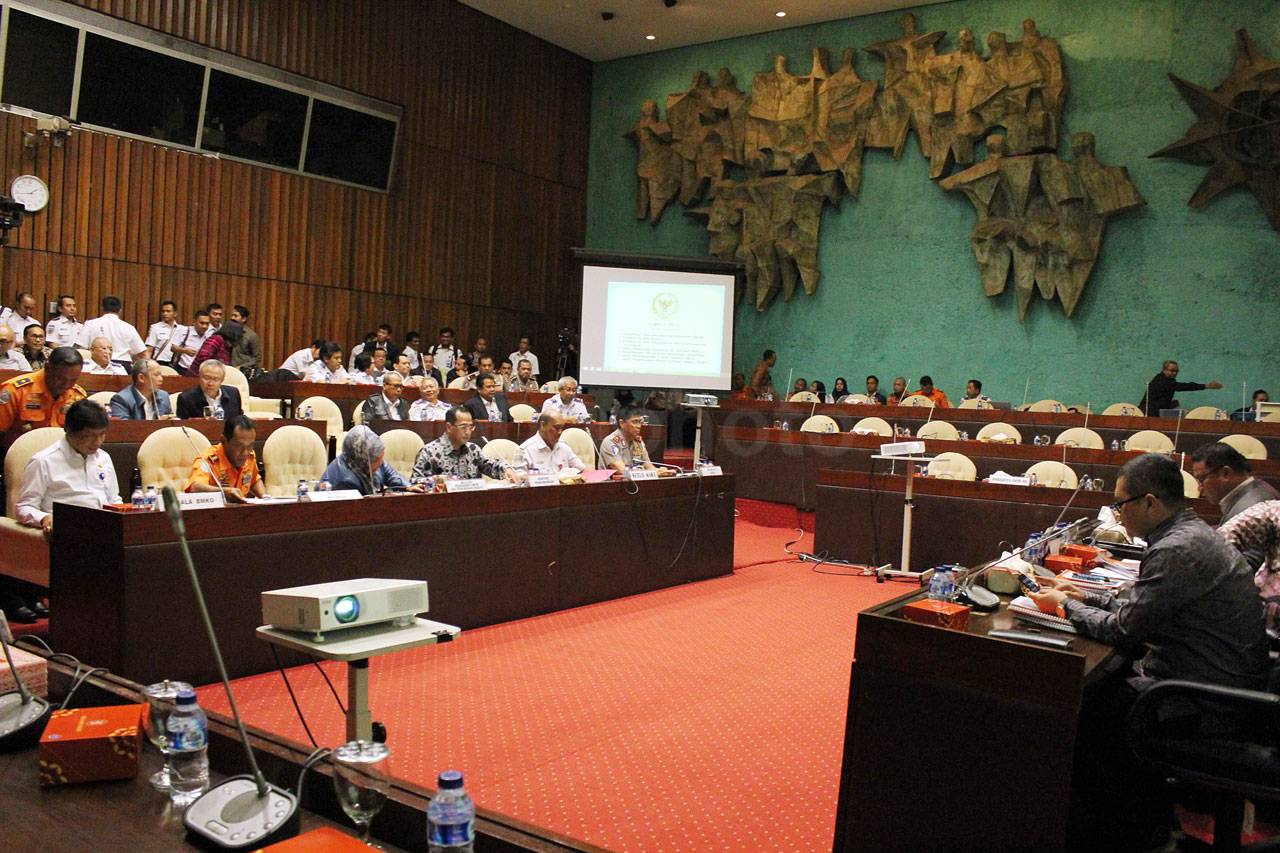 Komisi V DPR Panggil...