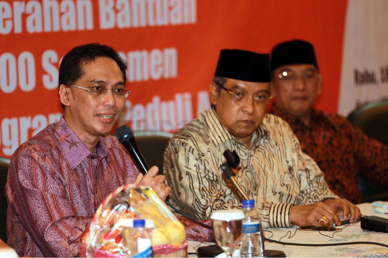 Gandeng PT Semen Indonesia,...