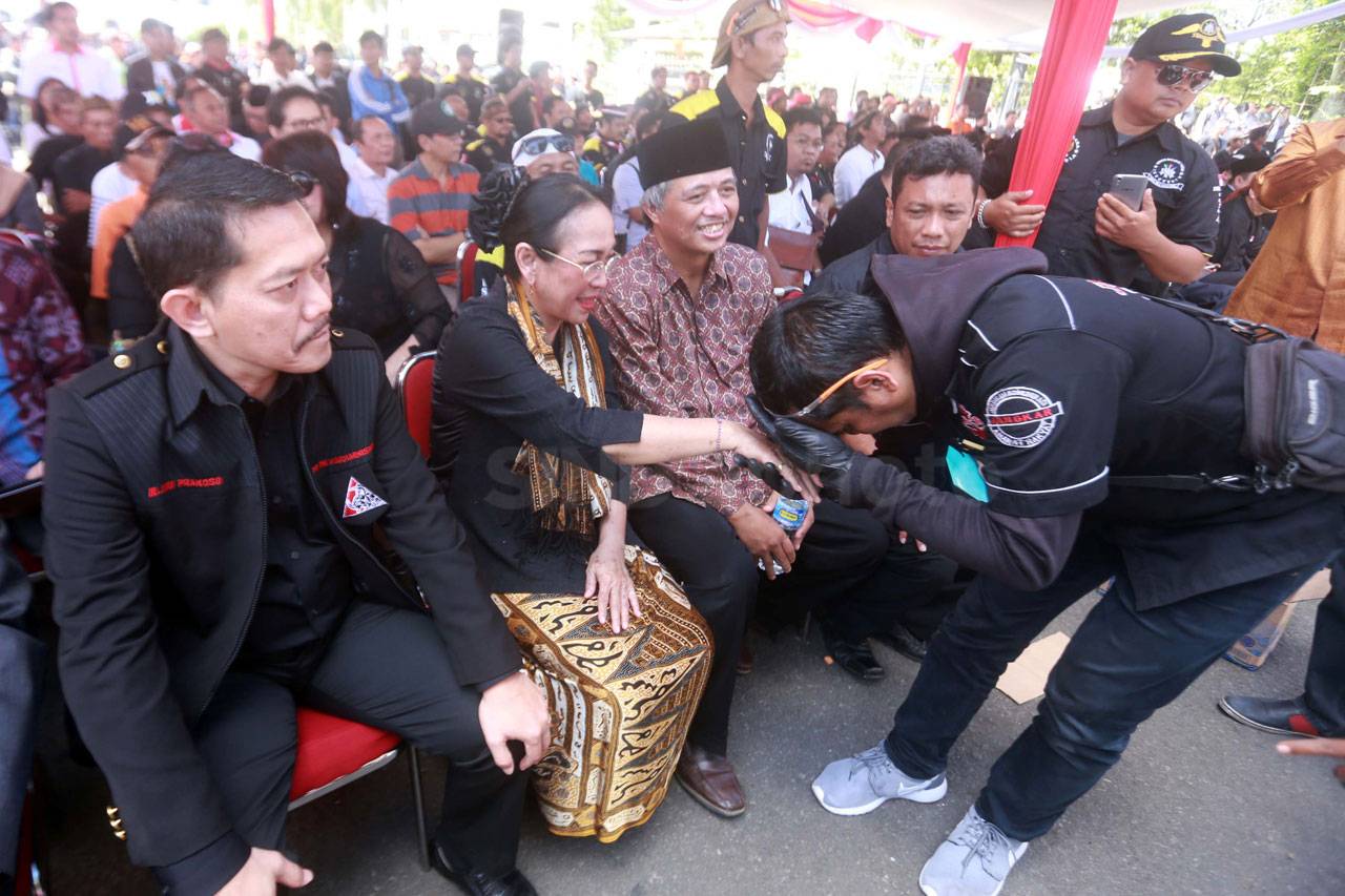 Gelombang Aksi Pembubaran...