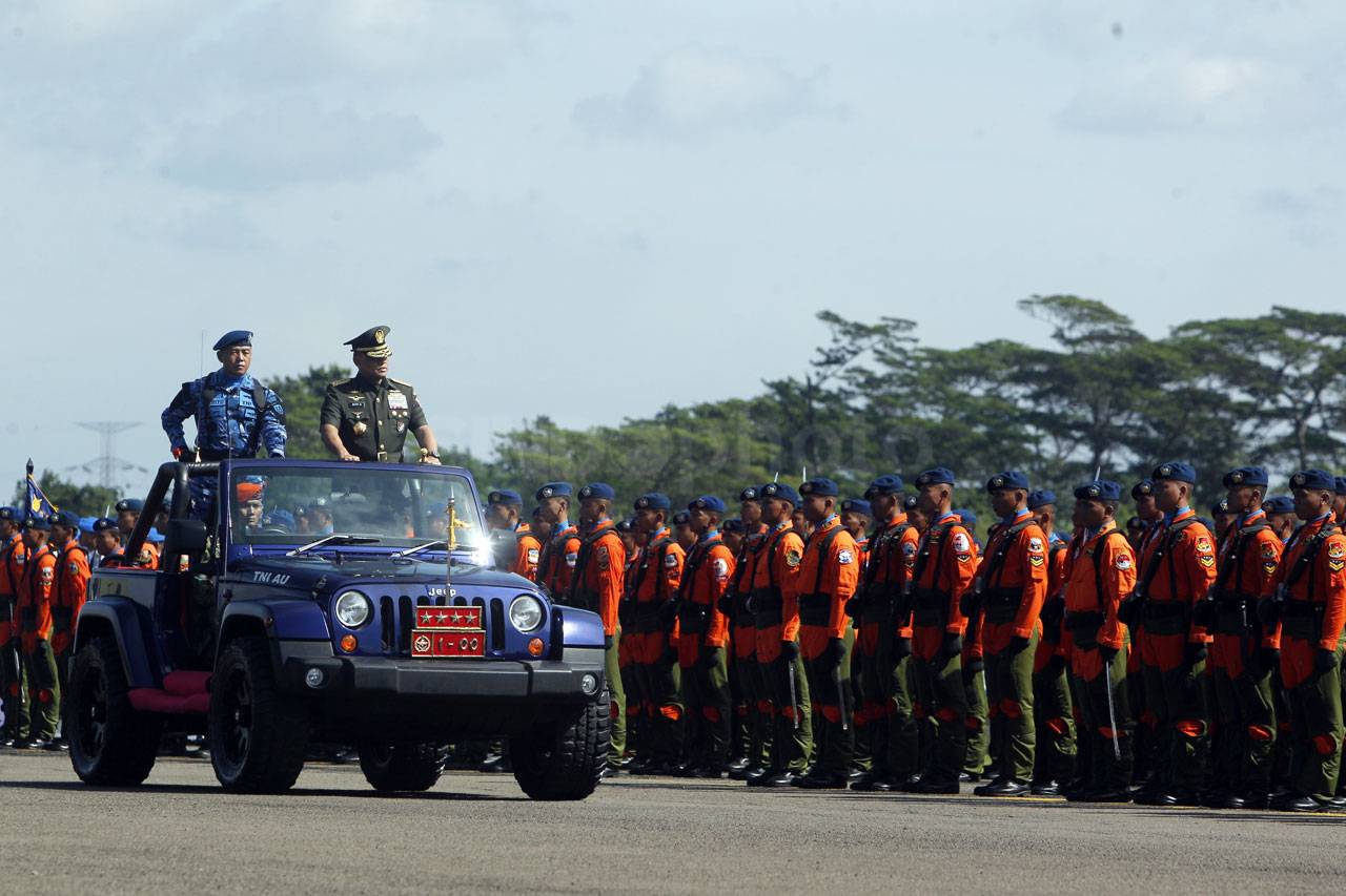 Panglima TNI Pimpin...