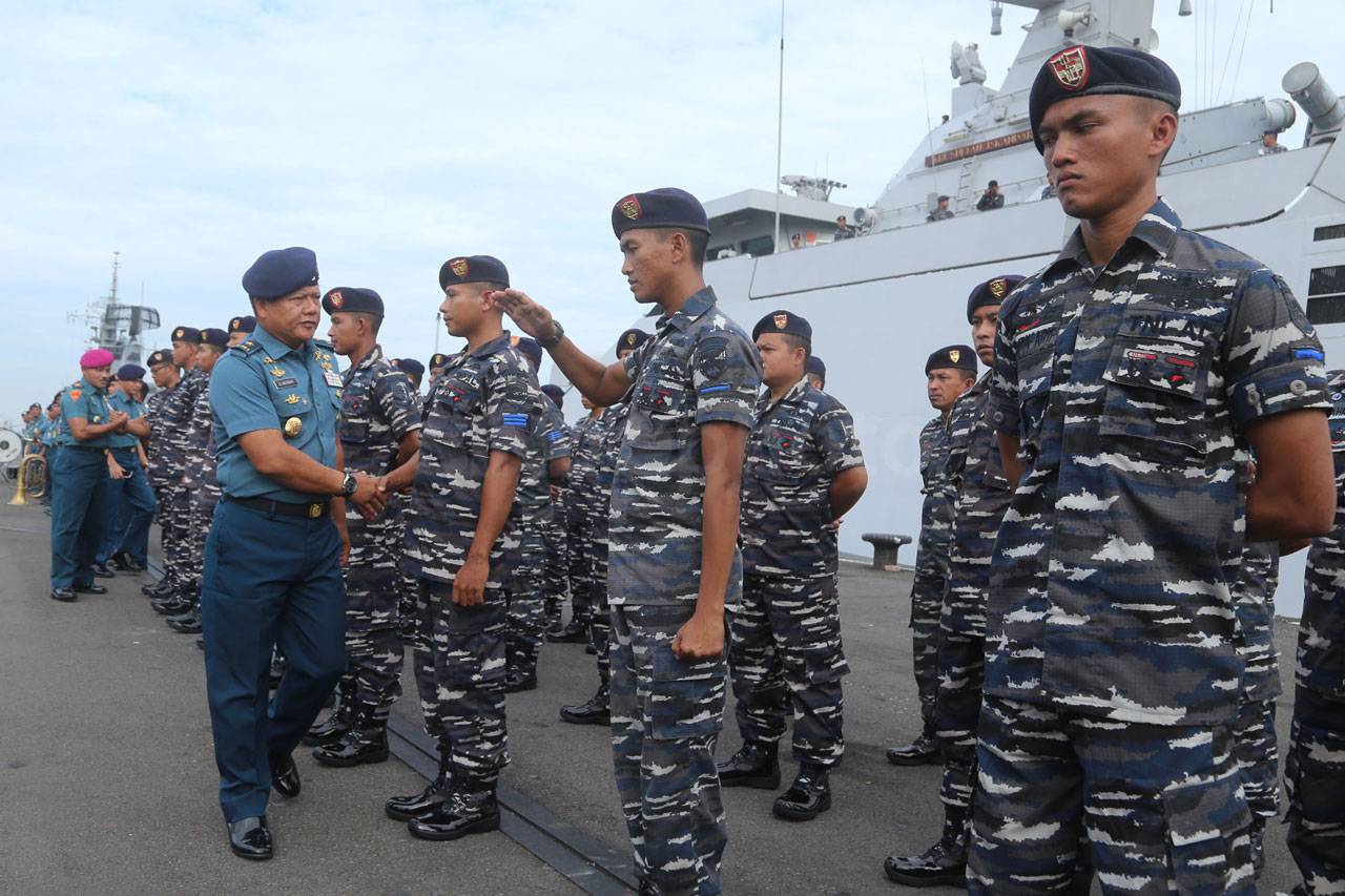 KRI Sultan Iskandar...