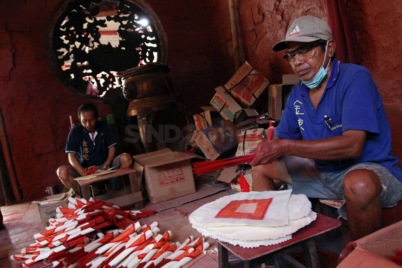 Persiapan Imlek di Vihara...