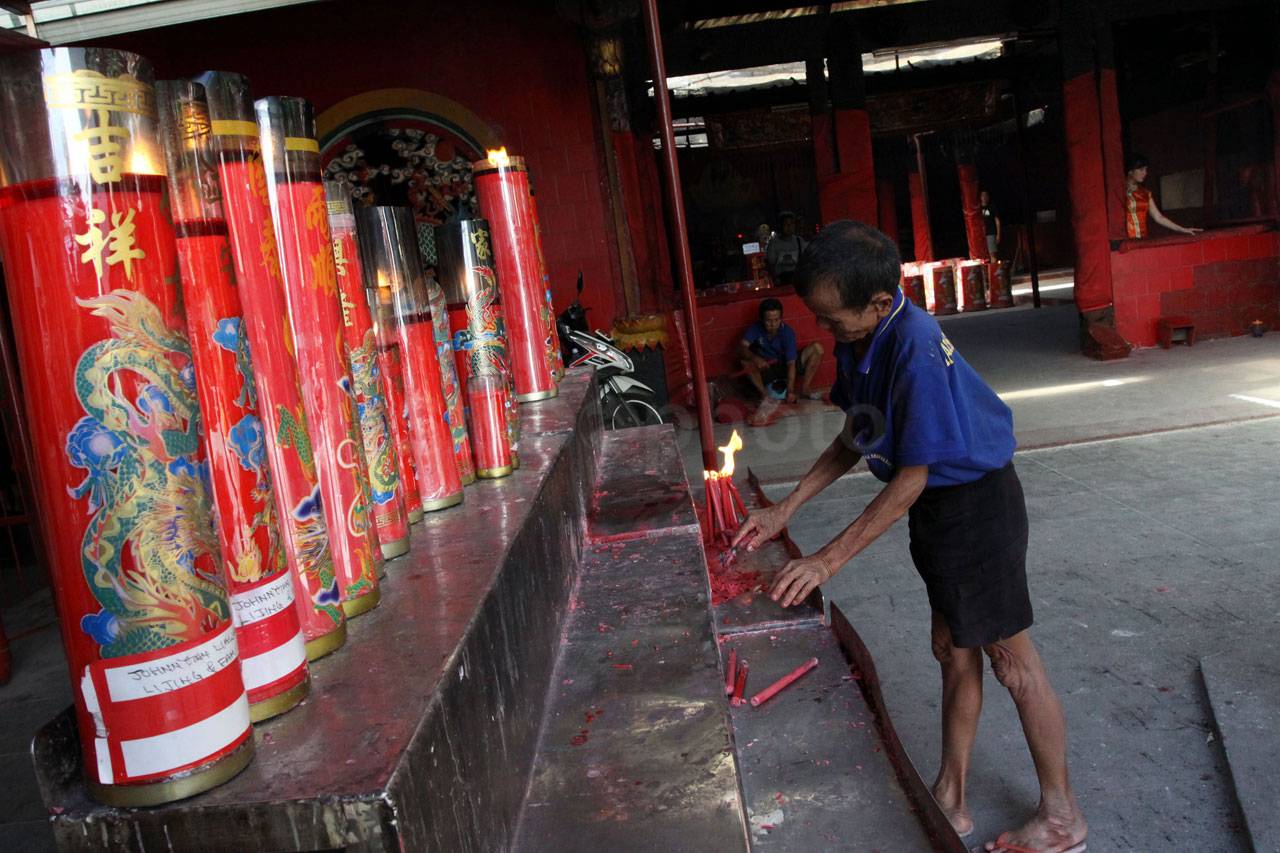 Persiapan Imlek di Vihara...