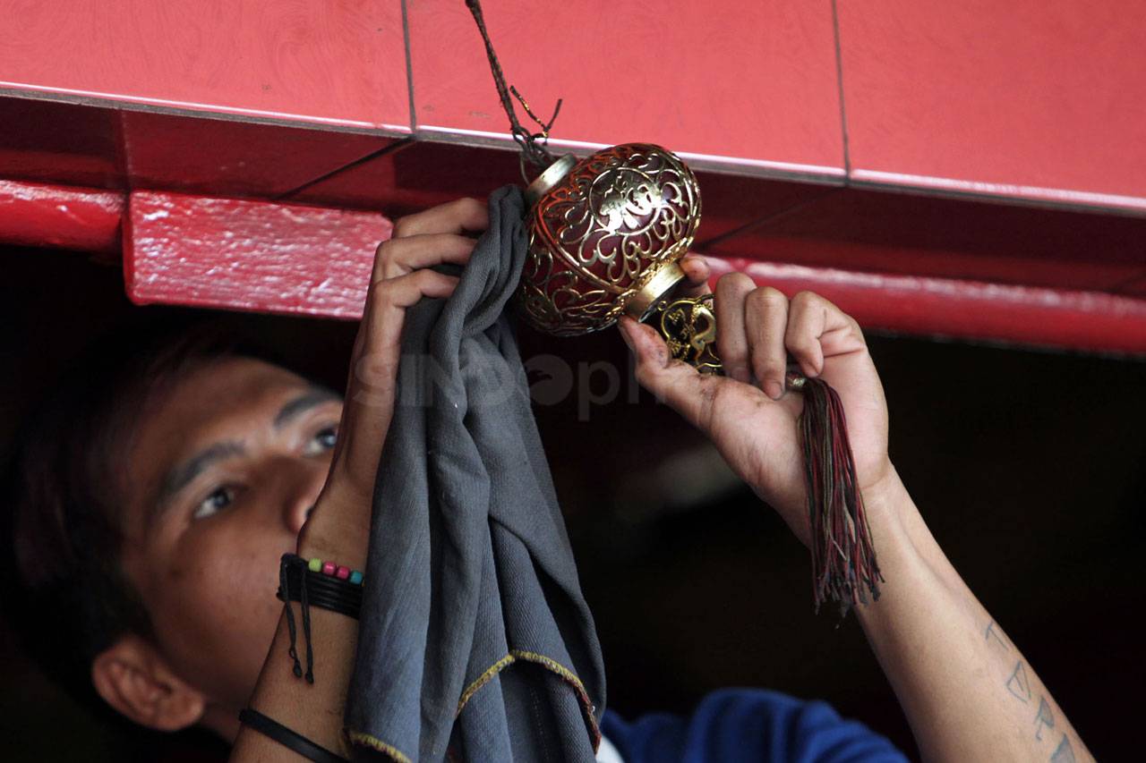 Persiapan Imlek di Vihara...