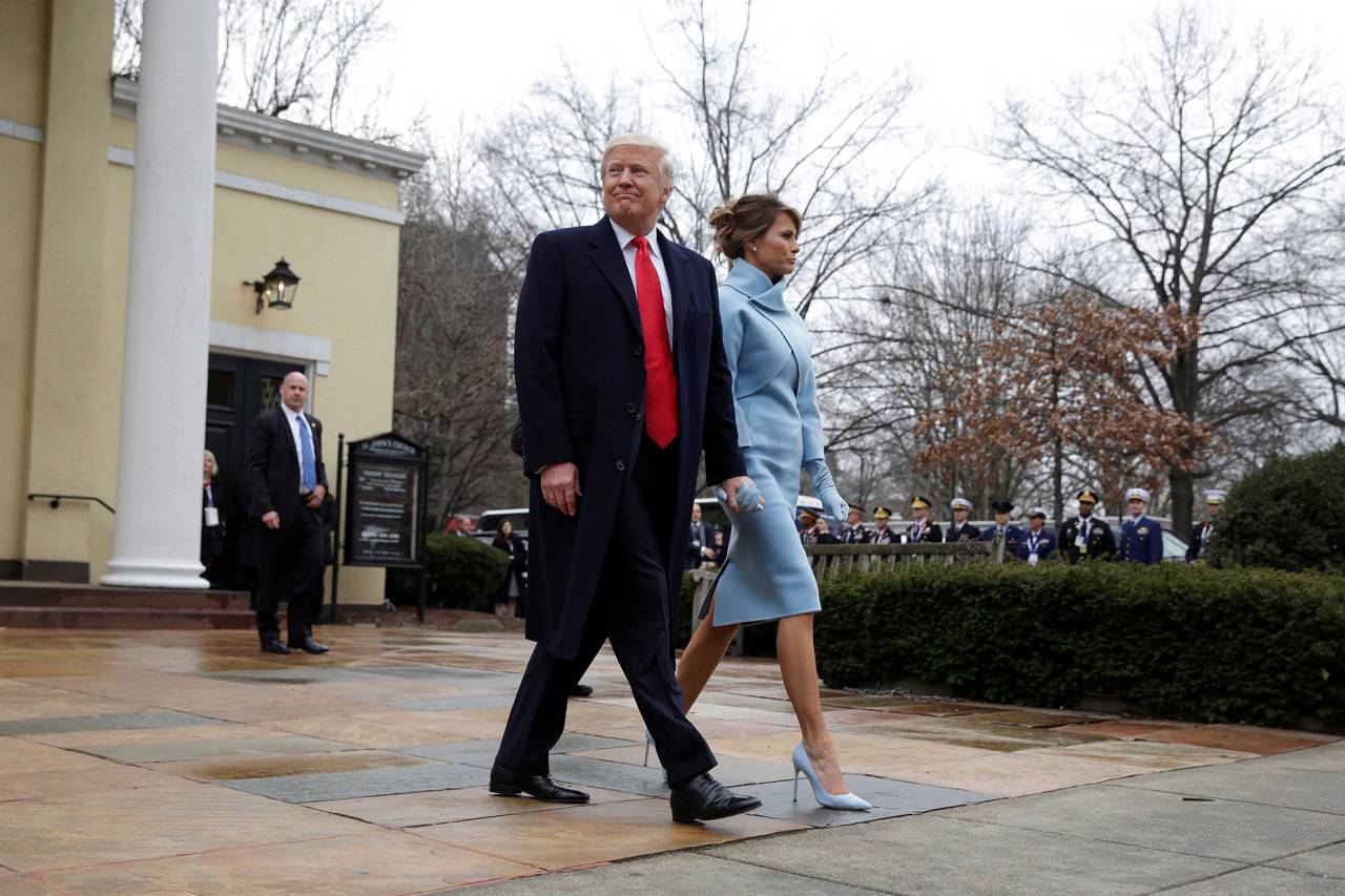 Obama Sambut Trump di...