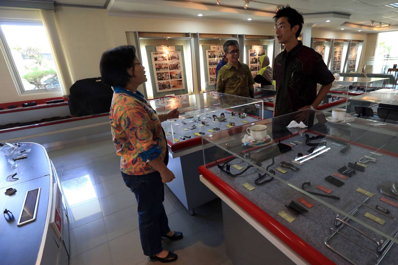 YDBA Berangkatkan Mitra...